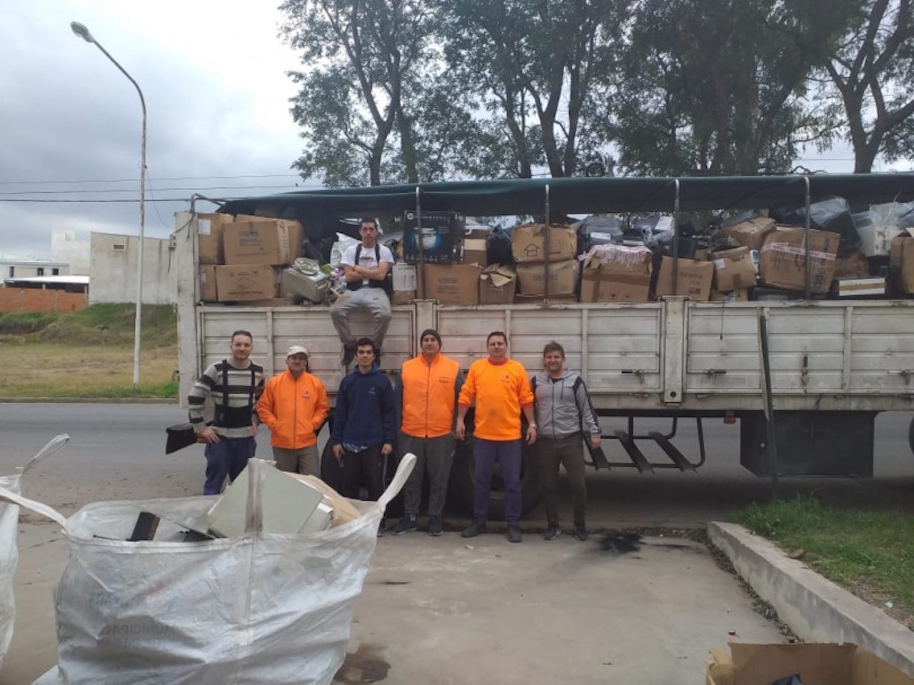 Más de 16.000 kilos de residuos electrónicos se enviaron de Paraná al barrio de Lugano en Buenos Aires para ser reciclados