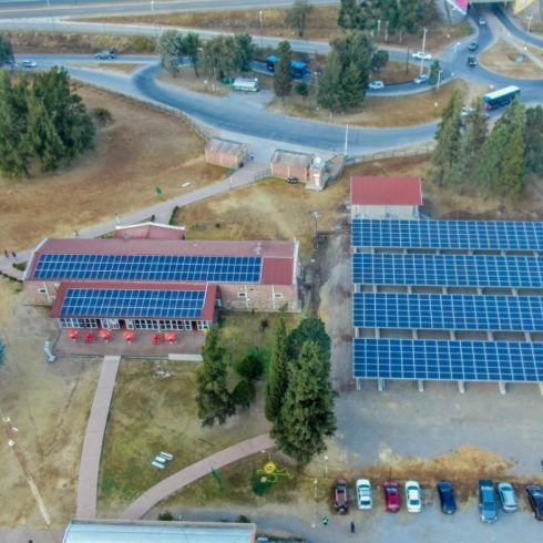 La Ucasal inauguró su parque solar propio, construido por el equipo de profesionales y estudiantes de esa casa de altos estudios